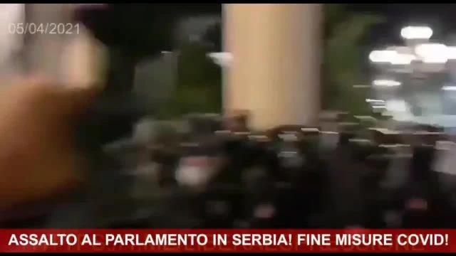 ASSALTO AL PARLAMENTO IN SERBIA! FINE DELLE MISURE COVID!