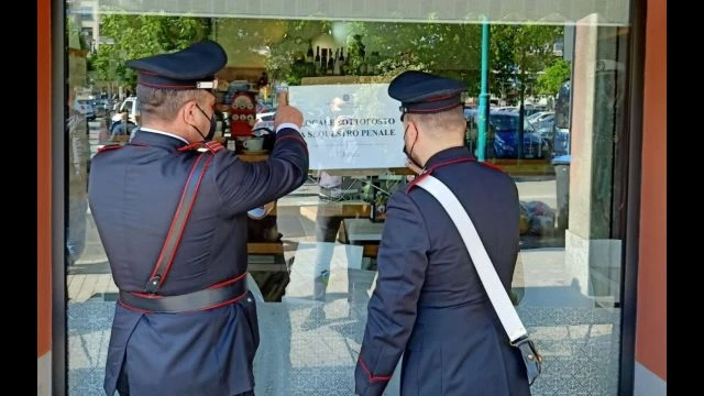 I carabinieri chiudono la Torteria ribelle di Chivasso!!!