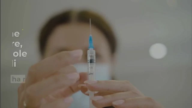 Vaccino Covid: gli effetti collaterali di Pfizer e Moderna, le testimonianze!!