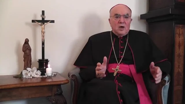Mons. Viganò al summit di Venezia - Chi presiede la Chiesa è marionetta nelle mani del burattinaio