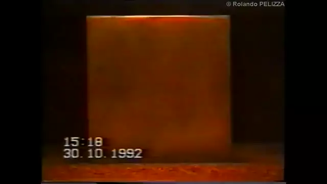 TRASMUTAZIONI IN ORO  DI 130 CUBI DI PVC ESPANSO IN ORO DI ROLANDO PELIZZA (SPAGNA 1992)